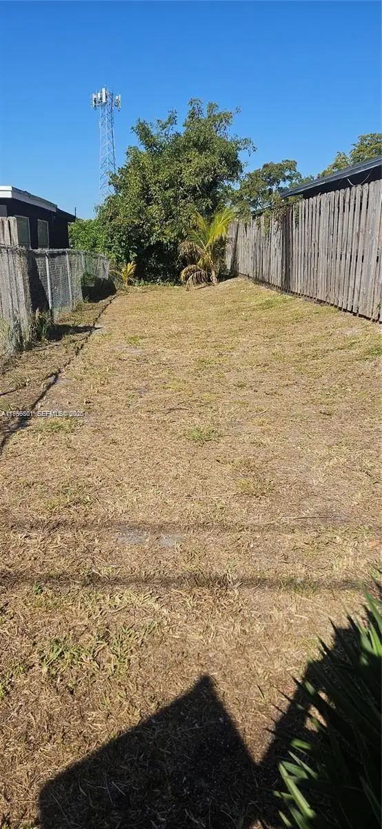 24 NW Avenue, Fort Lauderdale, FL 33311 - #3