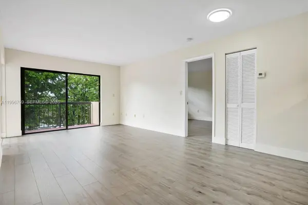 995 SW 84th Ave #309, Miami, FL 33144