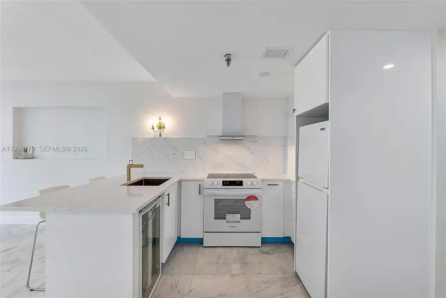 540 Brickell Key Dr #928, Miami, FL 33131 - #2