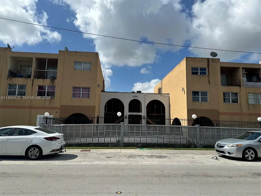 1300 W 53rd St #35, Hialeah, FL 33012 - #2