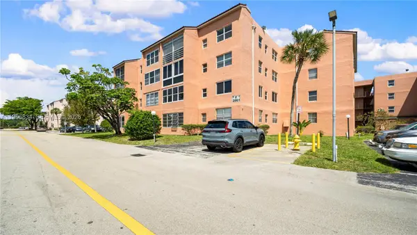 2861 Somerset Dr #301, Lauderdale Lakes, FL 33311