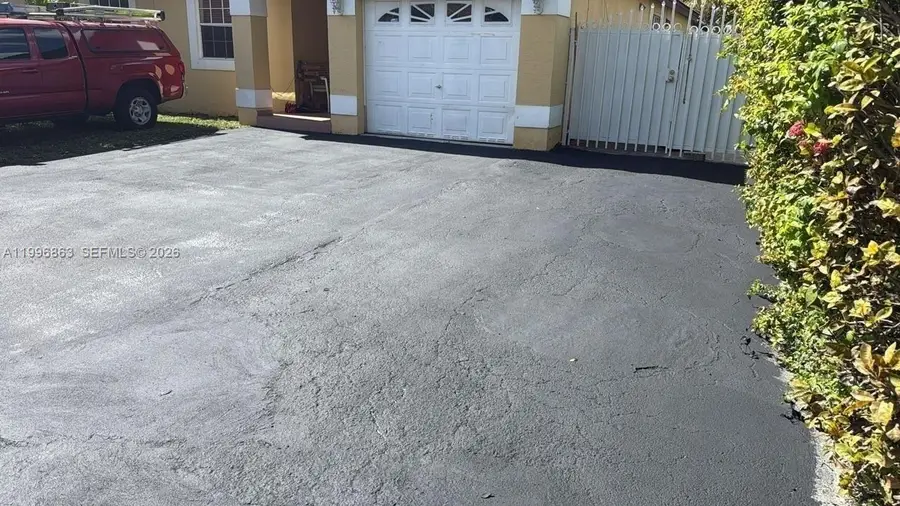 19712 NW 82nd Pl, Hialeah, FL 33015 - #2