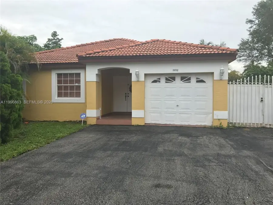 19712 NW 82nd Pl, Hialeah, FL 33015 - #3
