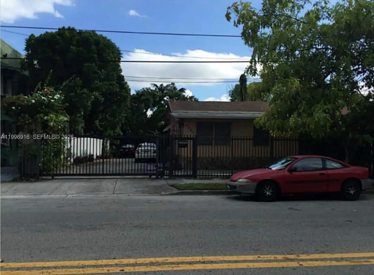 2528 SW 16th St, Miami, FL 33145 - #1