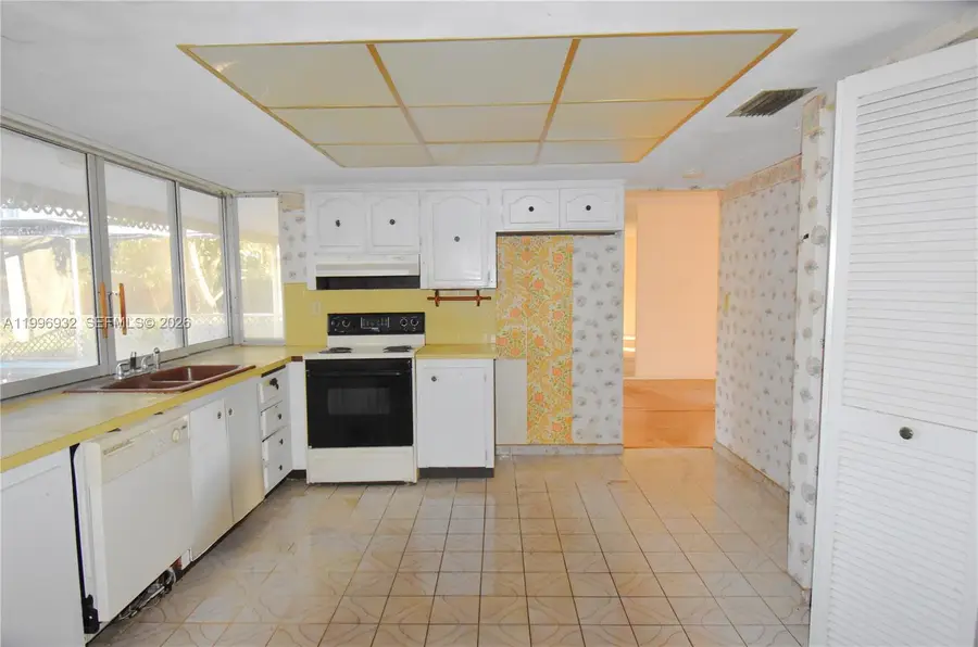 8300 NW 24th Ct, Sunrise, FL 33322 - #2