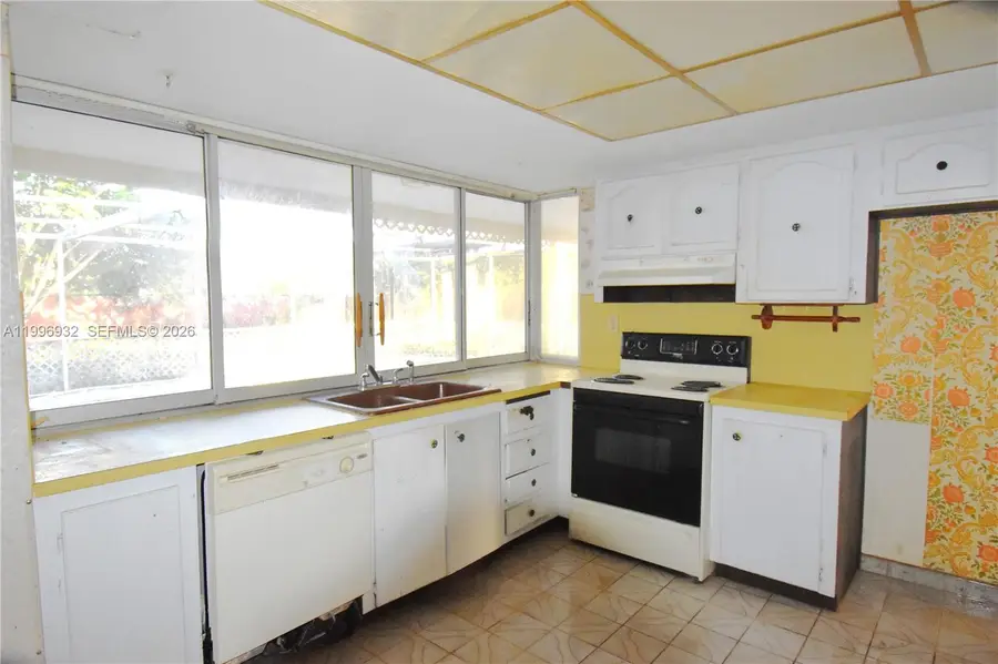 8300 NW 24th Ct, Sunrise, FL 33322 - #3