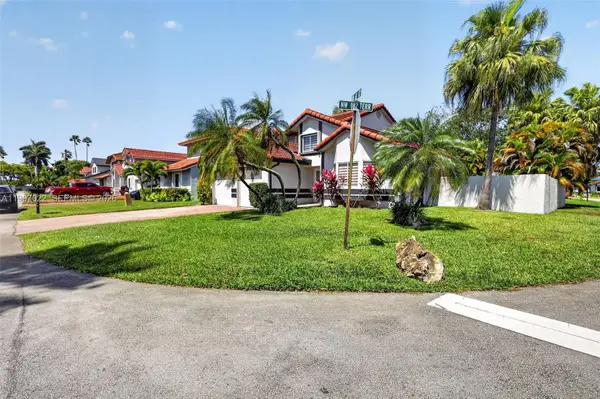 18198 NW 61st Ct, Hialeah, FL 33015