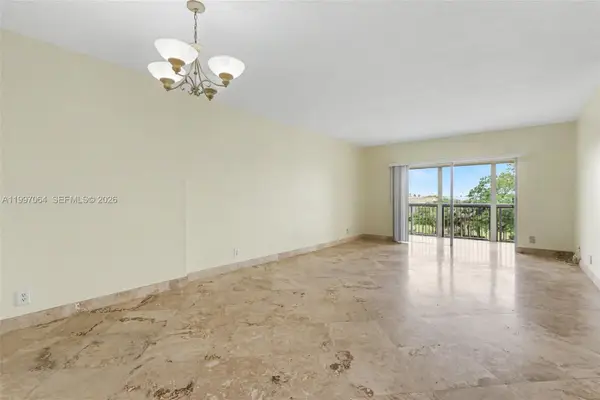 4200 Hillcrest Dr #408, Hollywood, FL 33021