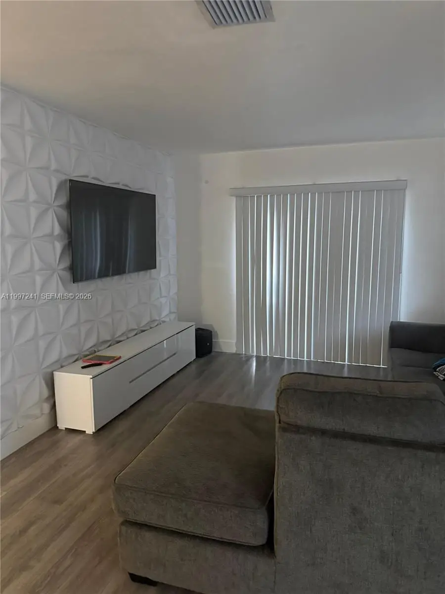 502 NE 163rd St, Miami, FL 33162 - #2