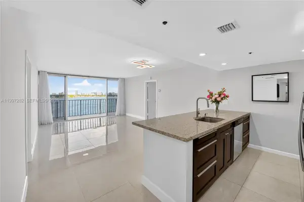 7601 E Treasure Dr #1119, North Bay Village, FL 33141