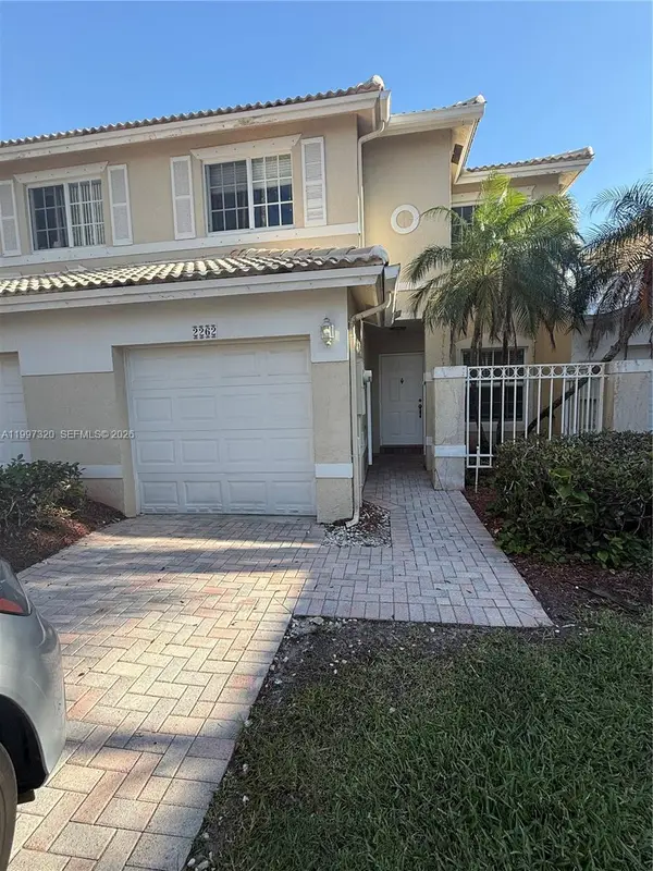 2262 NW 171st Ter, Pembroke Pines, FL 33028