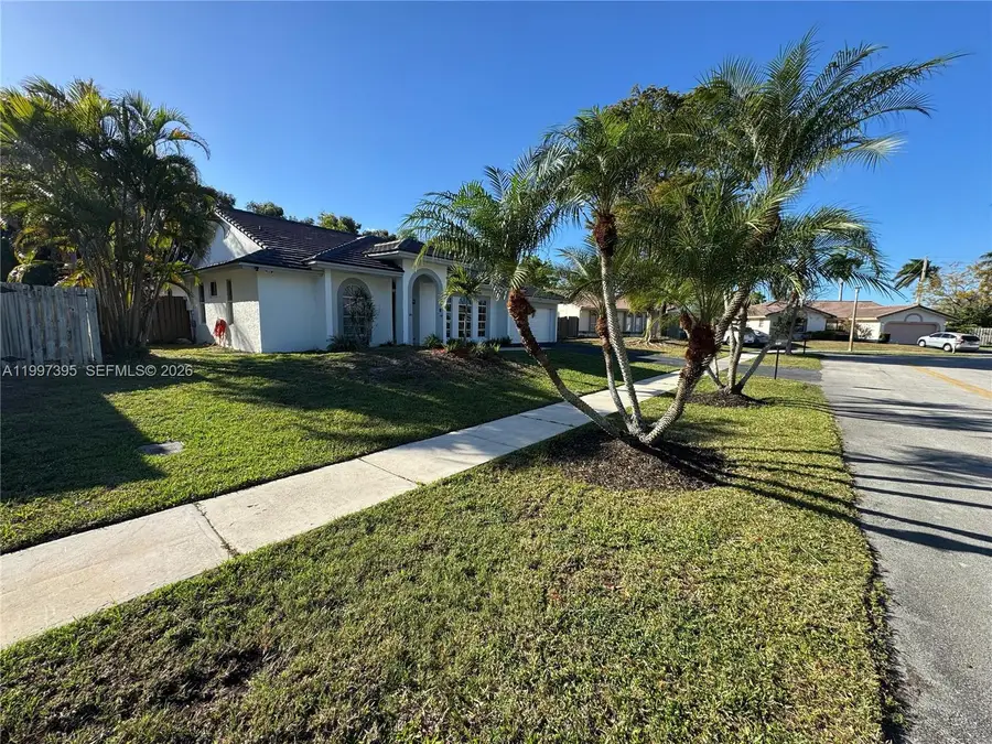 427 SW 169th Ter, Weston, FL 33326 - #2