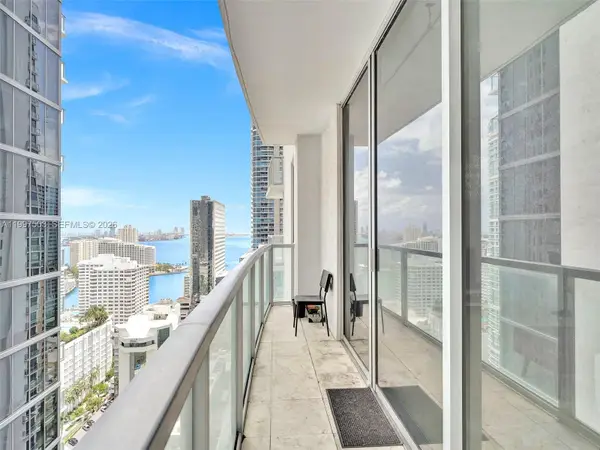 1050 Brickell Ave #2722, Miami, FL 33131