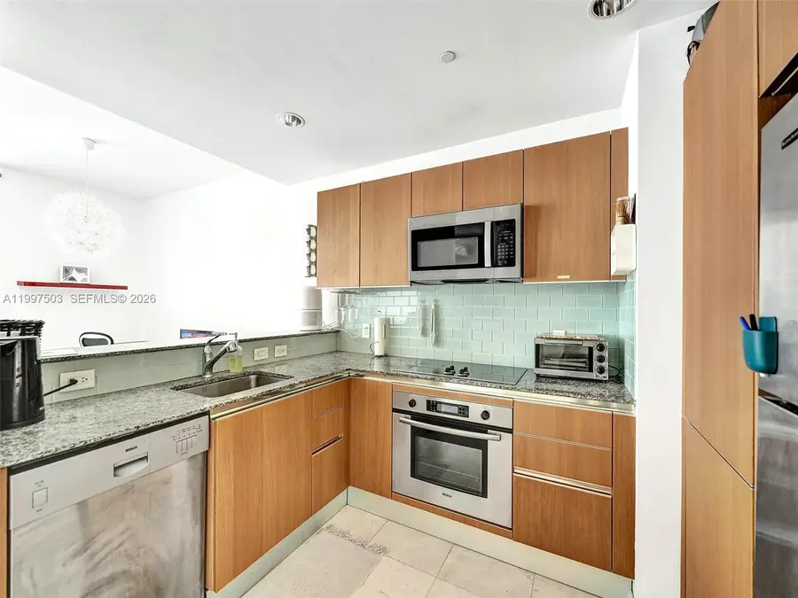 1050 Brickell Ave #2722, Miami, FL 33131 - #2