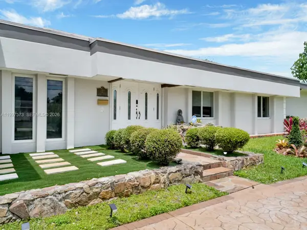 621 E Tropical Way, Plantation, FL 33317