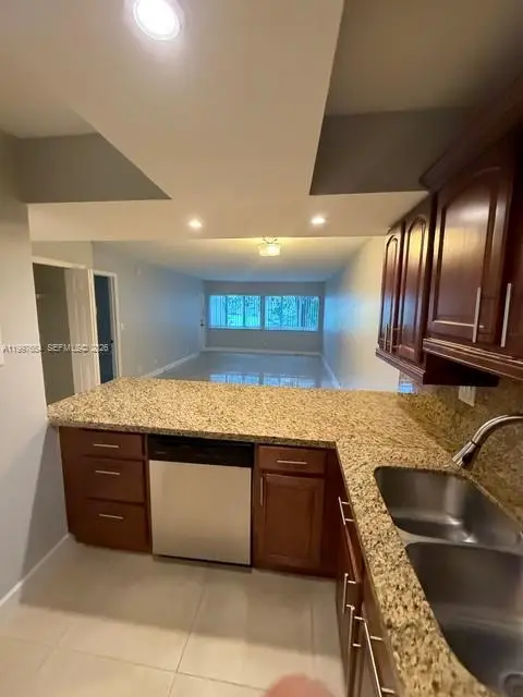 100 Lakeview Dr #115, Weston, FL 33326 - #3