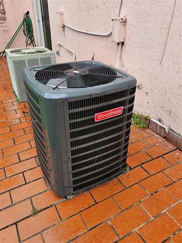 8017 Lake Dr #103, Doral, FL 33166