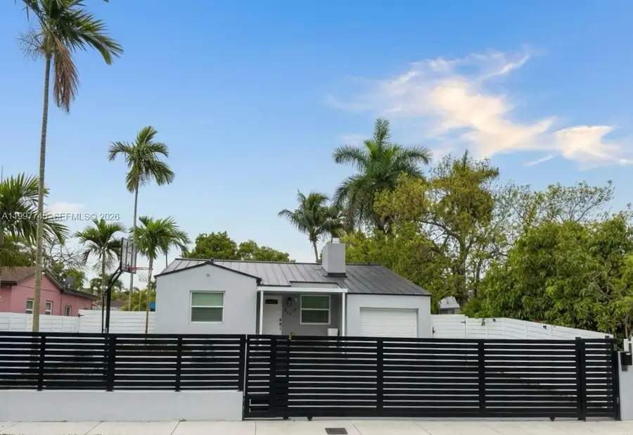 2376 NW 2nd St, Miami, FL 33125 - #2