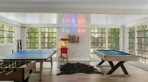 1652 NE 39th St, Oakland Park, FL 33334