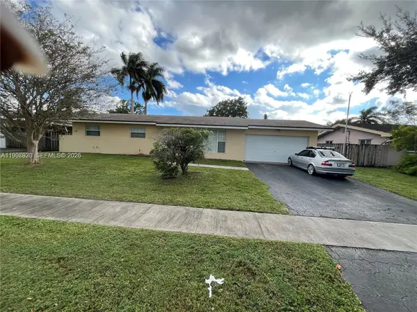 7200 NW 10th Pl, Plantation, FL 33313