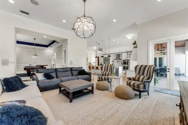 8111 SW 178th St, Palmetto Bay, FL 33157