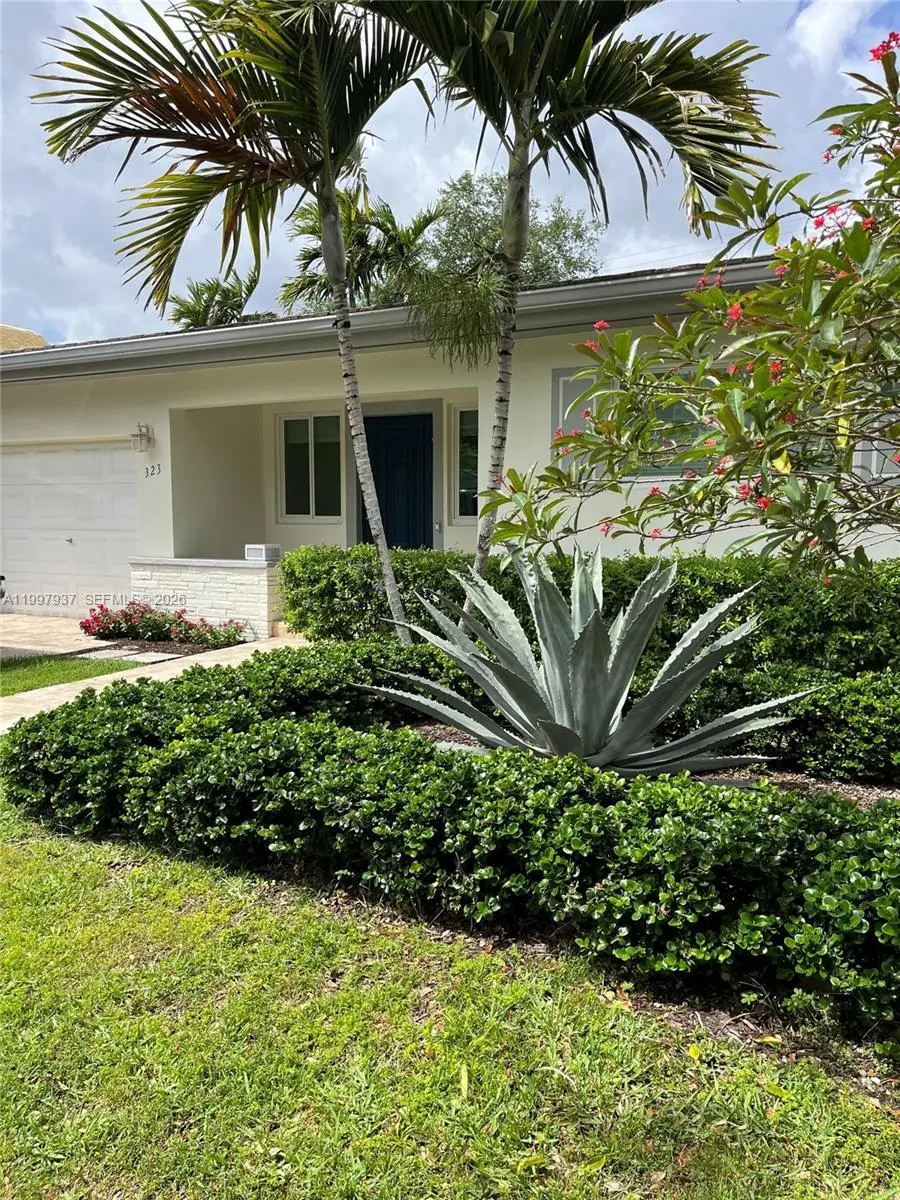 323 Velarde Ave, Coral Gables, FL 33134 - #2