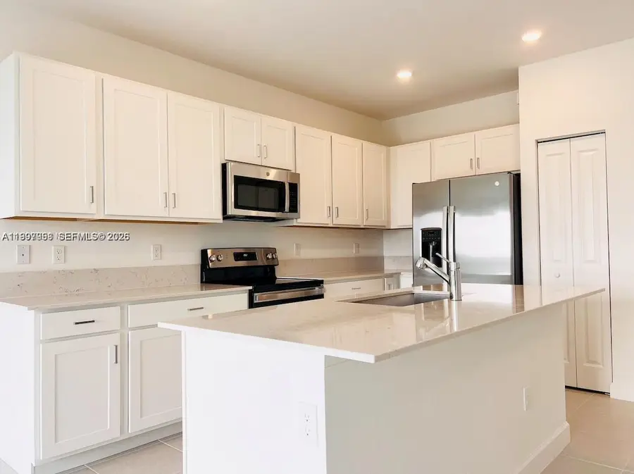 204 SE Woodbark St, Port Saint Lucie, FL 34984 - #3