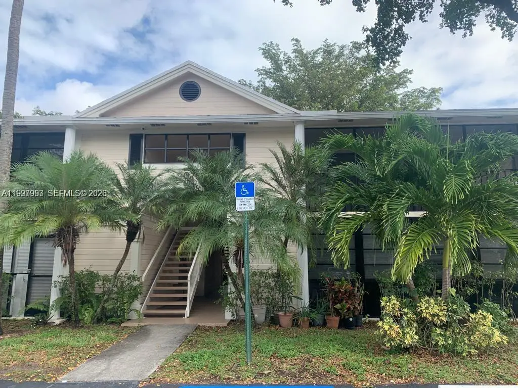 907 NE 199th St #204, Miami, FL 33179 - #1