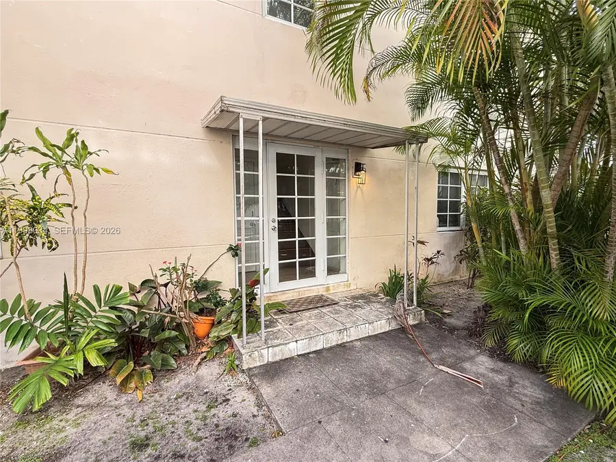 215 Sidonia Ave, Coral Gables, FL 33134 - #3
