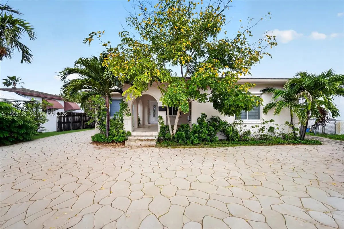 6881 SW 27th St, Miami, FL 33155 - #1