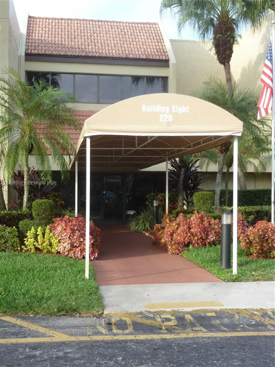 220 Lakeview Dr #301, Weston, FL 33326 - #1