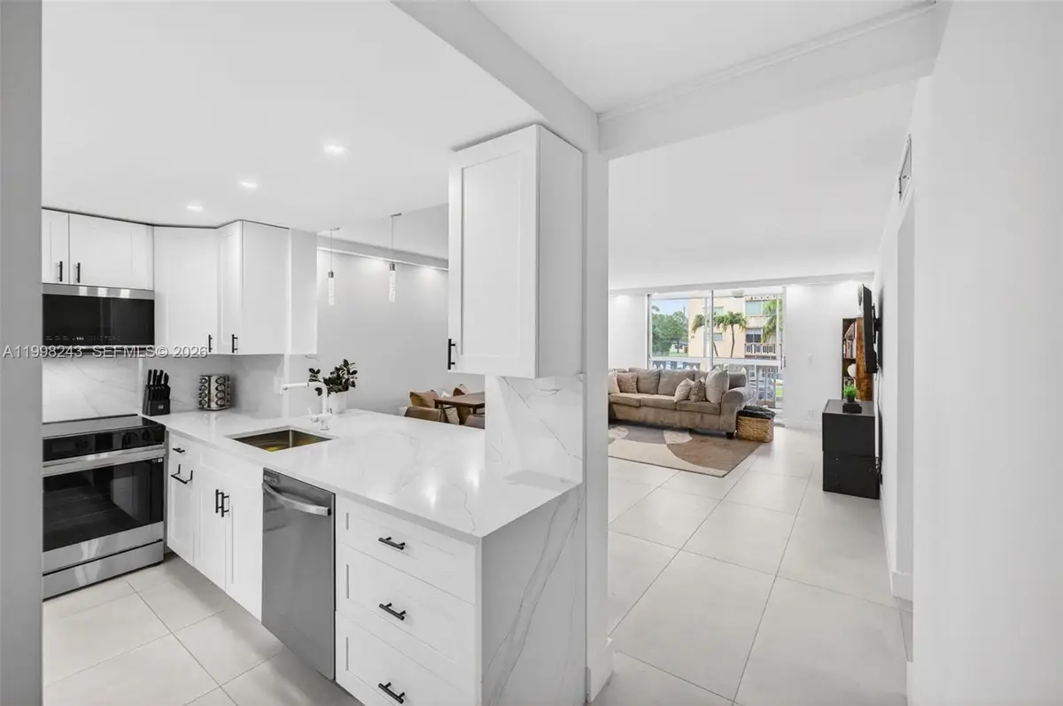 420 NE 12th Ave #202, Hallandale Beach, FL 33009 - #1