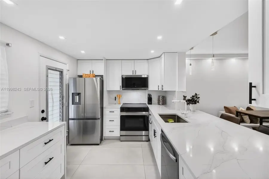 420 NE 12th Ave #202, Hallandale Beach, FL 33009 - #2