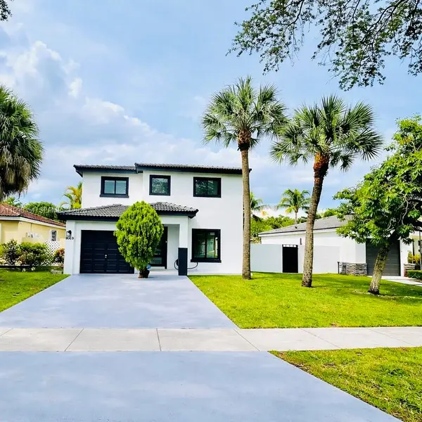 9069 NW 193rd St, Hialeah, FL 33018