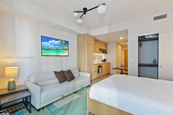 11 NE 6 #2108, Miami, FL 33132