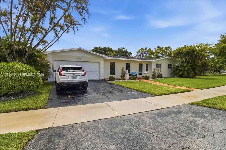 19911 SW 84th Ave, Cutler Bay, FL 33189 - #2