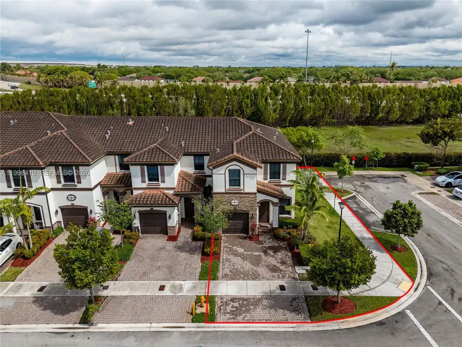 8903 NW 184th Ter, Miami Lakes, FL 33018 - #3