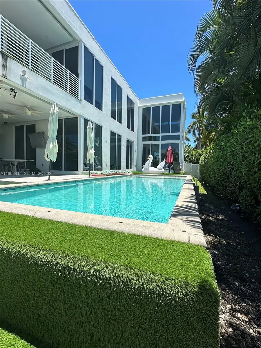 949 Tyler St, Hollywood, FL 33019 - #2