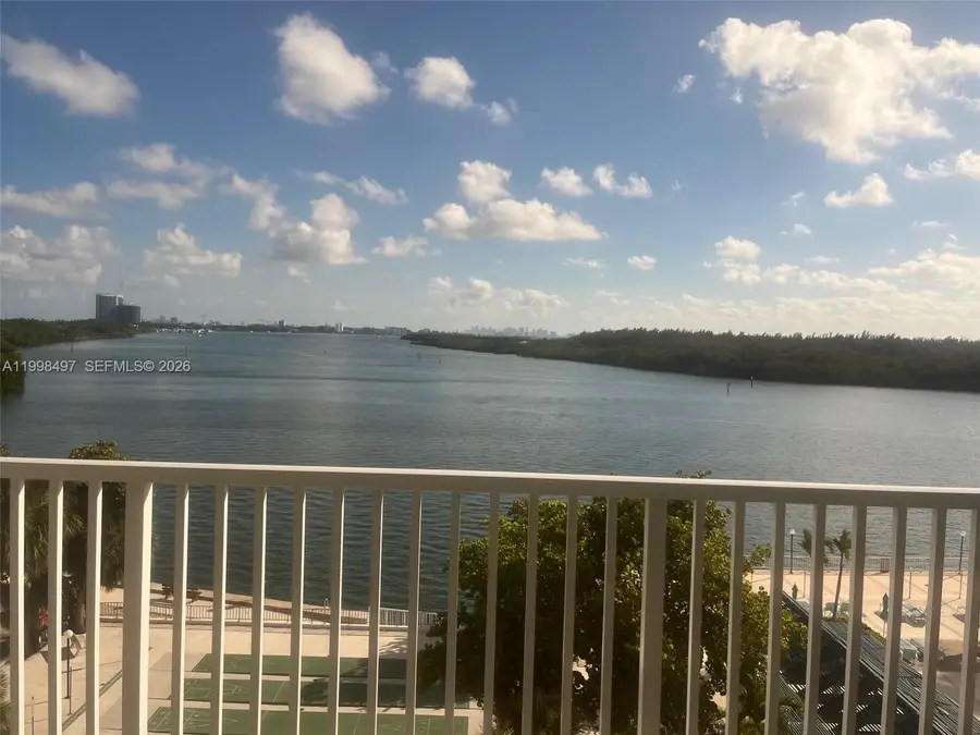 300 Bayview Dr #516, Sunny Isles Beach, FL 33160 - #2