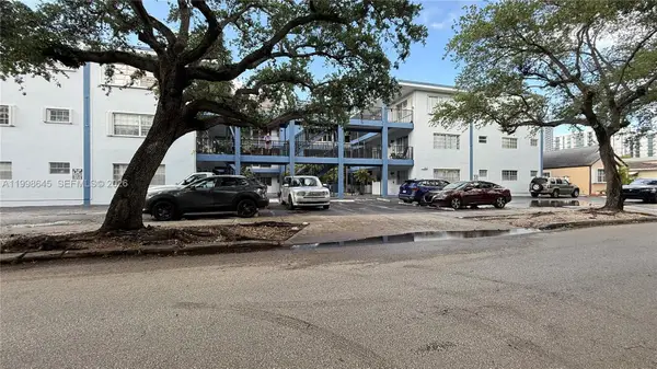 1943 Monroe St #306A, Hollywood, FL 33020