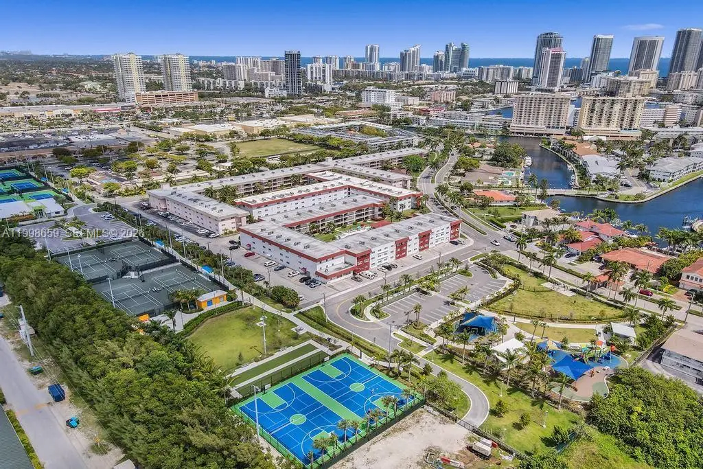 580 Egret Dr #212, Hallandale Beach, FL 33009 - #1