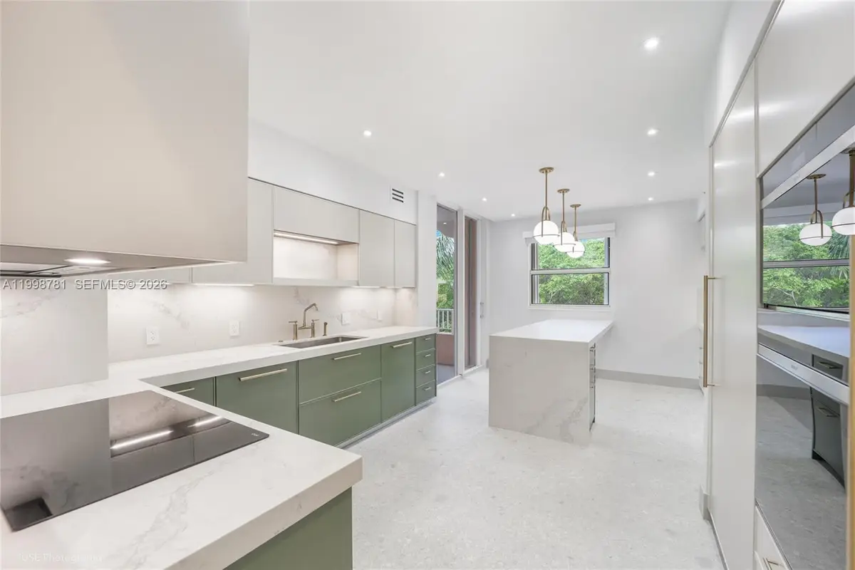 737 Crandon Blvd #301, Key Biscayne, FL 33149 - #1