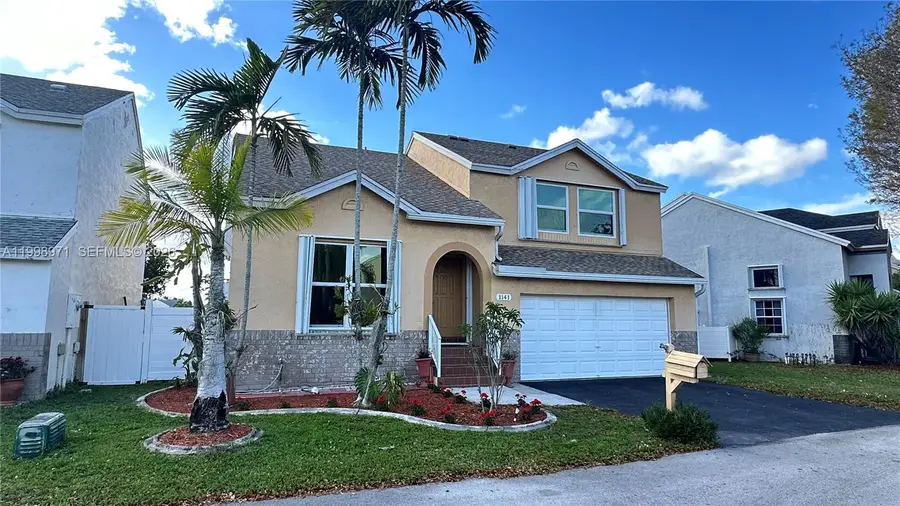 1141 Scarborough Dr, Davie, FL 33324 - #2