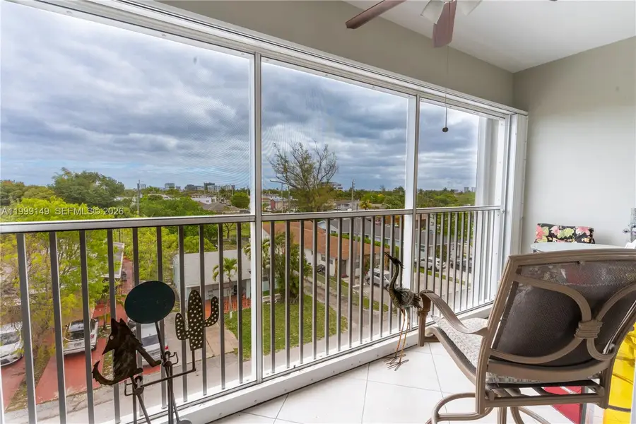 330 SE 2nd St #405F, Hallandale Beach, FL 33009 - #3