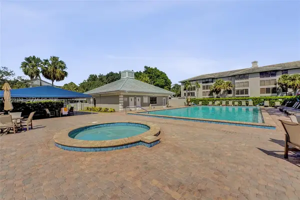 1526 Whitehall Dr #206, Davie, FL 33324