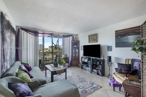 3475 N Country Club Dr #619, Aventura, FL 33180