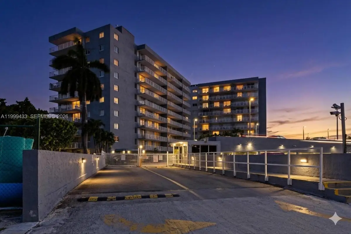 1800 NW 24th Ave #220, Miami, FL 33125 - #1