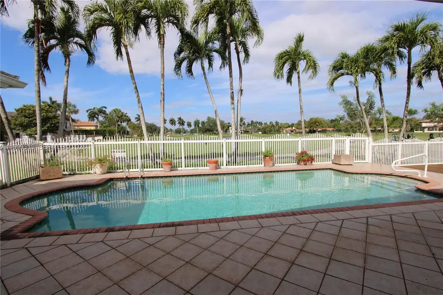 15800 Kingsmoor Way, Miami Lakes, FL 33014 - #2