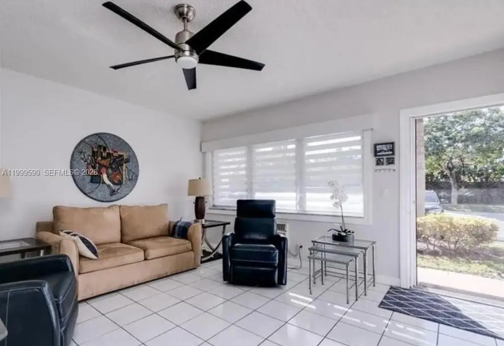 1012 SW 11th St #7N, Hallandale Beach, FL 33009 - #1