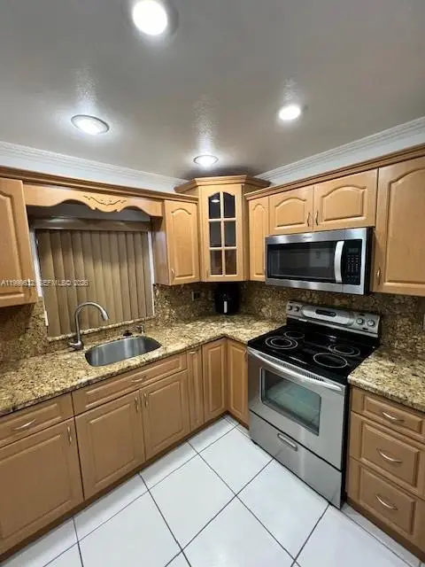 2540 W 67th Pl #204-28, Hialeah, FL 33016 - #2